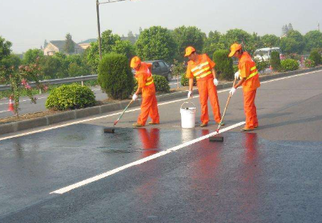 青岛 彩色路面喷漆维修改色的使用寿命有多长？